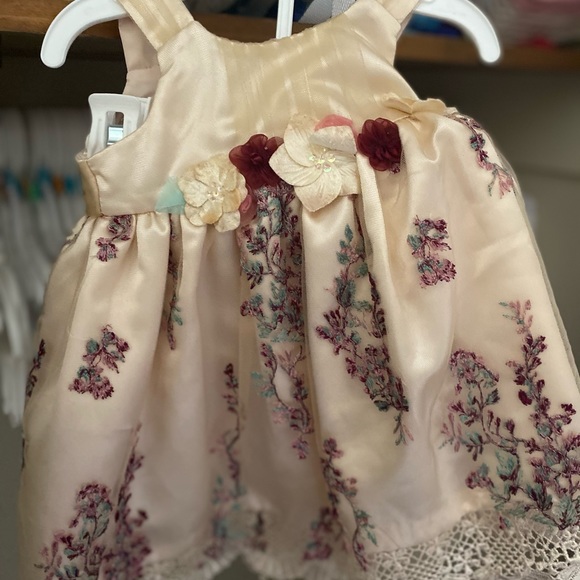 Dress - Picture 1 of 2